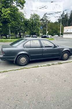 Седан Nissan Maxima 1994 в Киеве