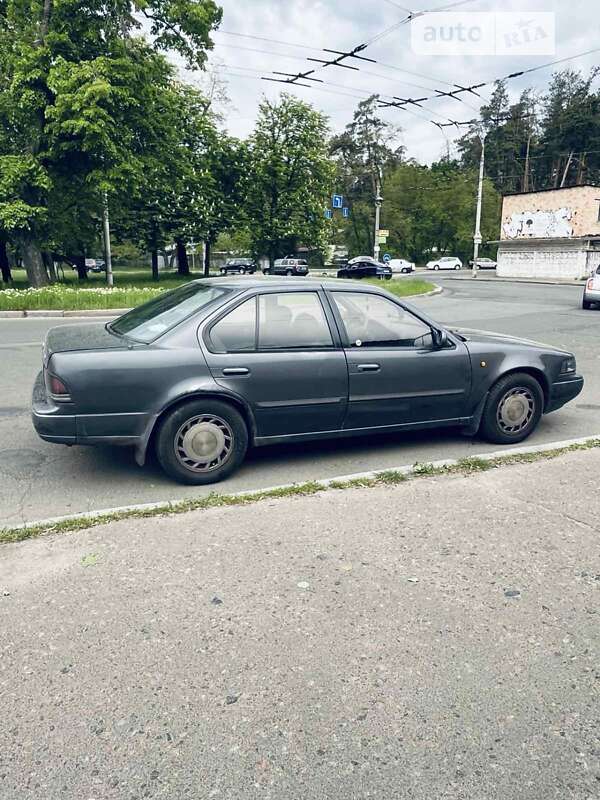 Седан Nissan Maxima 1994 в Києві