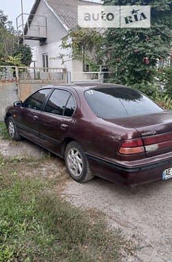 Седан Nissan Maxima 1996 в Дніпрі