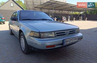 Седан Nissan Maxima 1990 в Первомайске