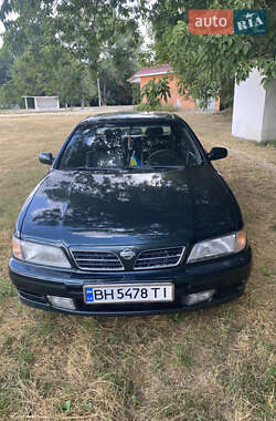 Седан Nissan Maxima 1998 в Балті