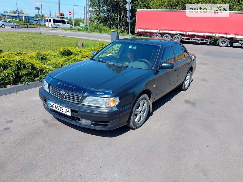 Nissan Maxima 1995