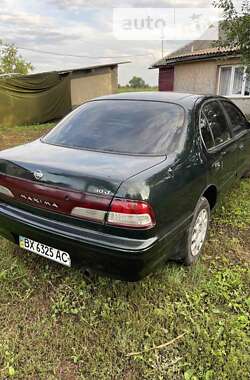 Седан Nissan Maxima 1998 в Староконстантинове