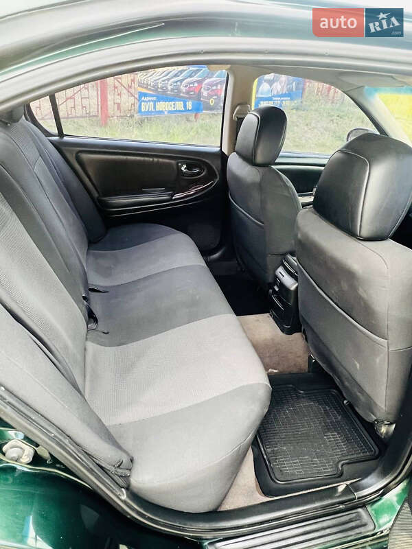 Седан Nissan Maxima 2002 в Ивановке