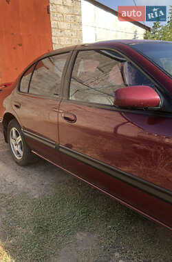 Седан Nissan Maxima 1996 в 