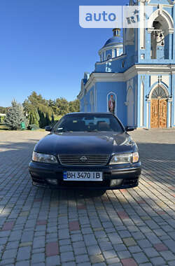 Седан Nissan Maxima 1995 в Измаиле