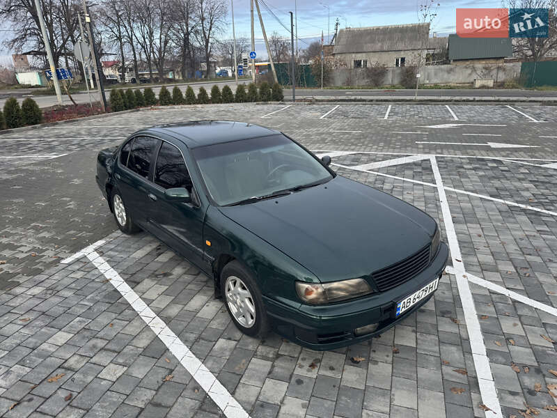 Седан Nissan Maxima 1998 в Виннице