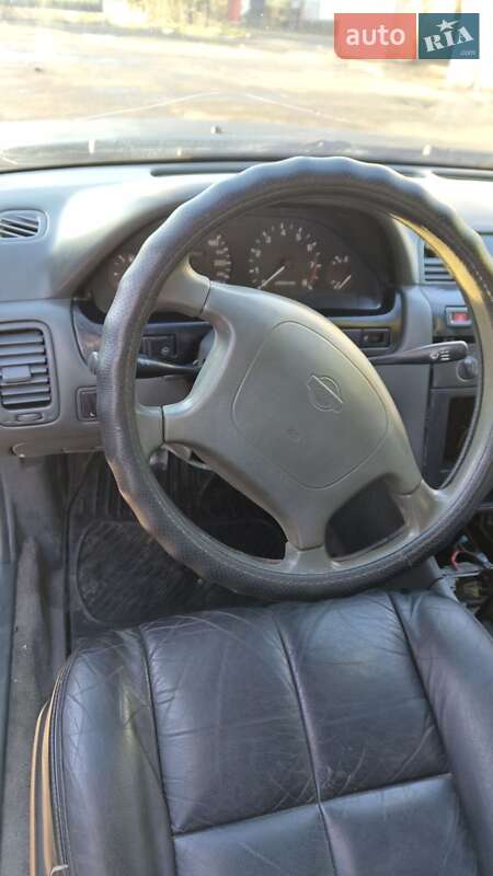 Седан Nissan Maxima 1997 в Николаеве