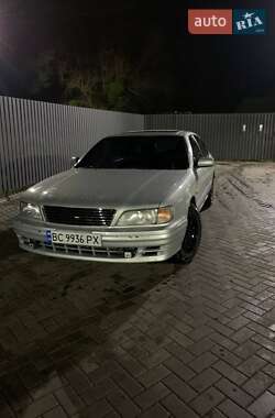 Седан Nissan Maxima 1995 в Великих Мостах