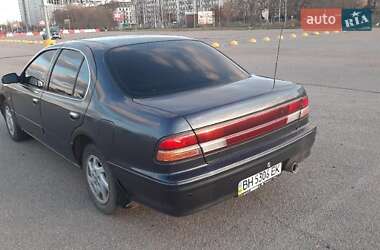 Седан Nissan Maxima 1996 в Южном