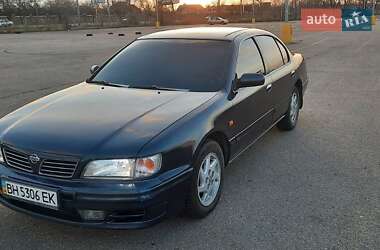 Седан Nissan Maxima 1996 в Южном