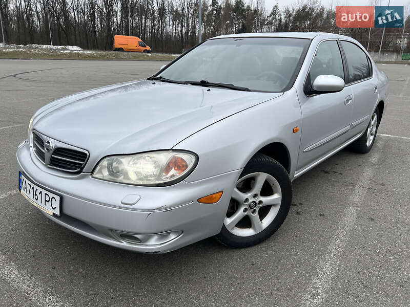 Седан Nissan Maxima 2001 в Києві