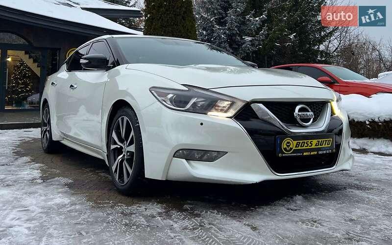 Седан Nissan Maxima 2017 в Львові