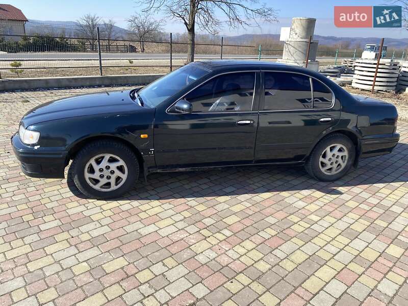 Седан Nissan Maxima 1995 в Болехові