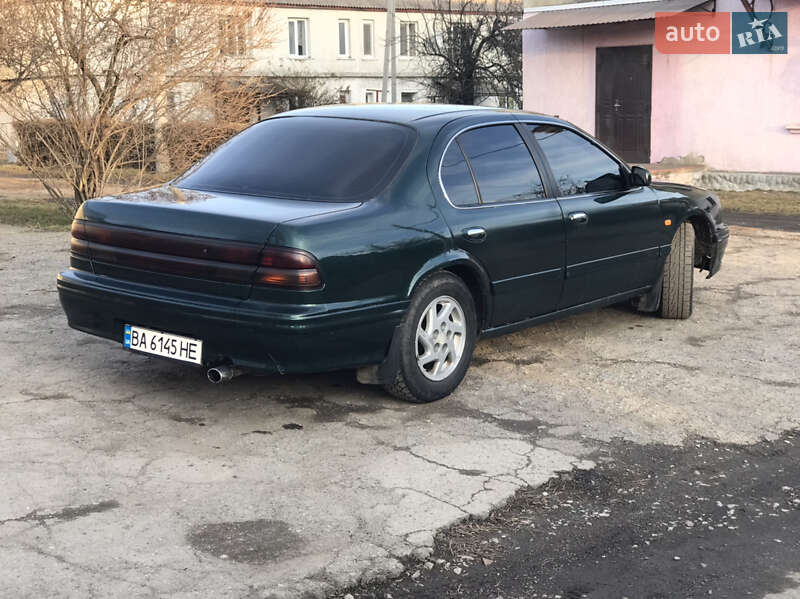 Седан Nissan Maxima 1998 в Гайвороні