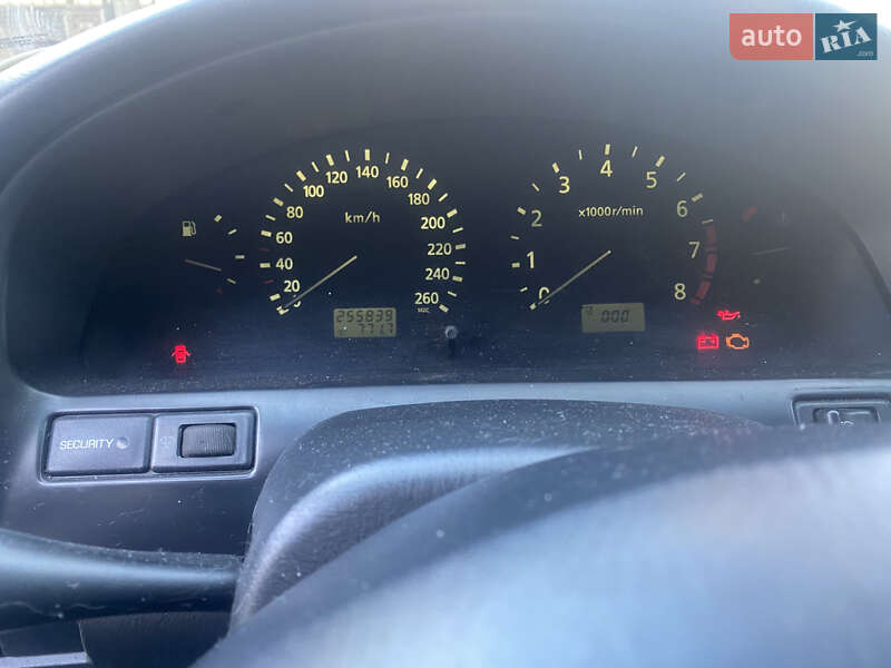 Седан Nissan Maxima 2002 в Желтых Водах