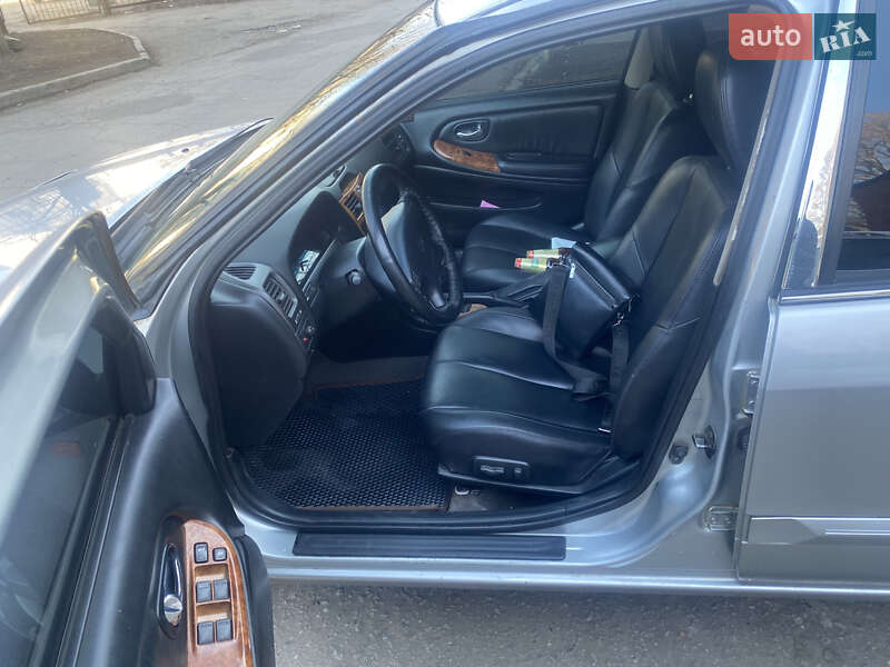 Седан Nissan Maxima 2002 в Желтых Водах