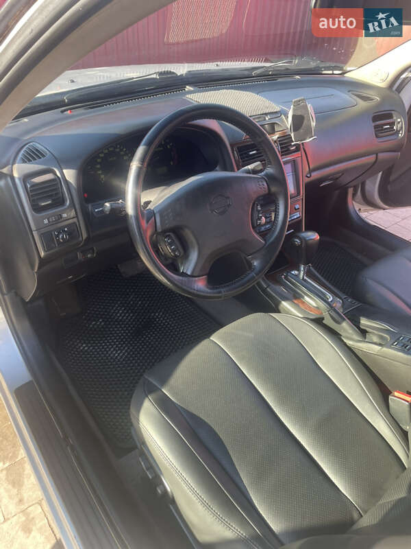 Седан Nissan Maxima 2001 в Бродах