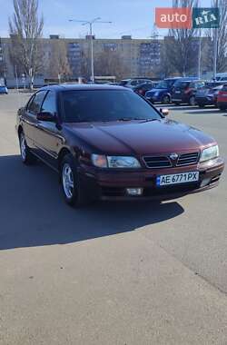 Седан Nissan Maxima 1999 в Днепре