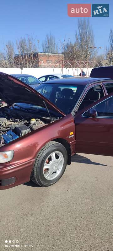 Седан Nissan Maxima 1999 в Днепре