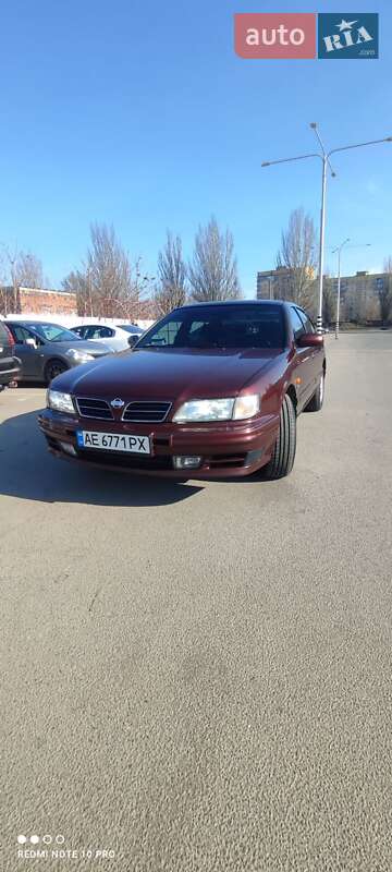 Седан Nissan Maxima 1999 в Днепре
