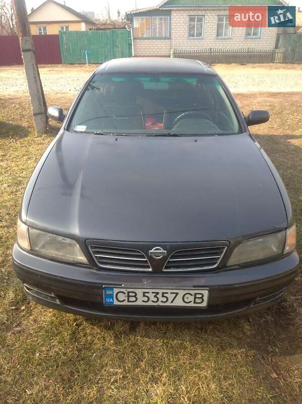 Седан Nissan Maxima 1998 в Семенівці