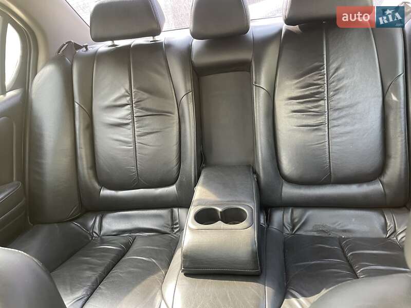 Седан Nissan Maxima 2001 в Днепре