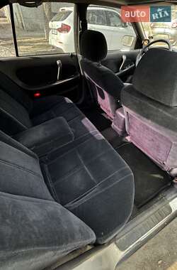 Седан Nissan Maxima 1990 в 