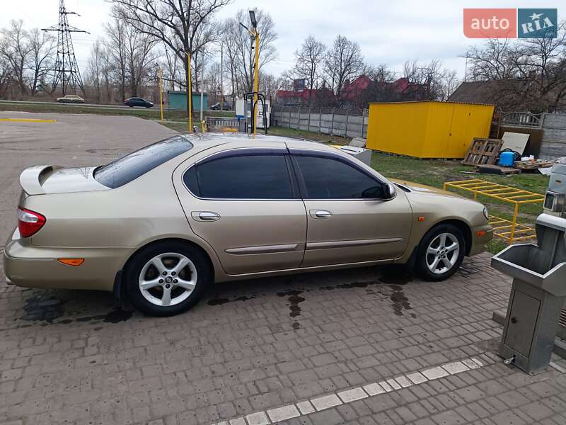 Седан Nissan Maxima 2002 в Днепре