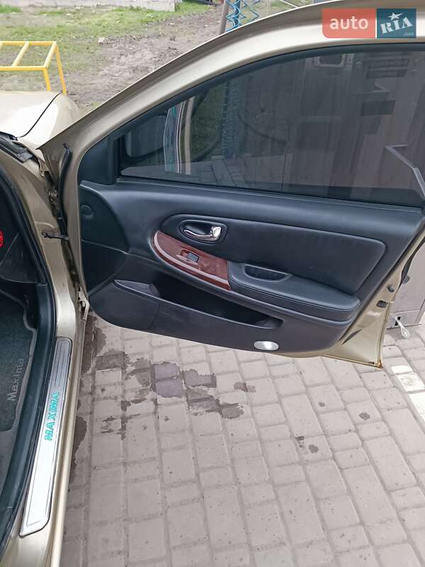 Седан Nissan Maxima 2002 в Днепре
