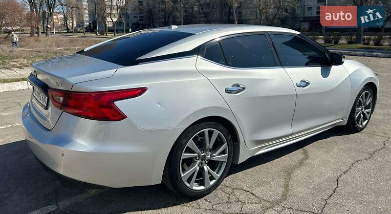 Седан Nissan Maxima 2017 в Кам'янському