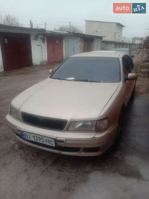 Седан Nissan Maxima 1997 в Киеве