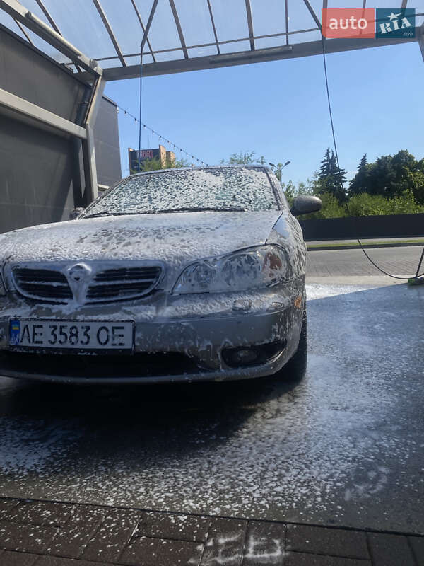 Седан Nissan Maxima 2000 в Днепре