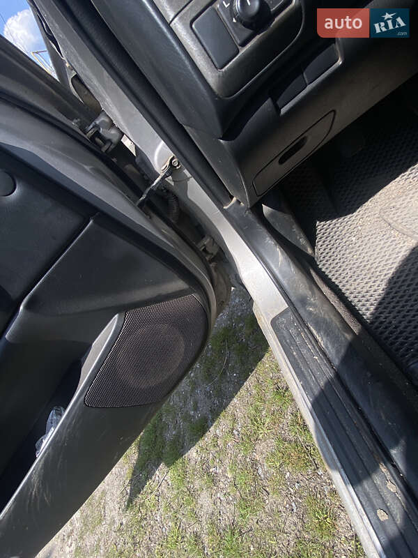 Седан Nissan Maxima 2000 в Днепре