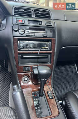 Седан Nissan Maxima 1996 в 