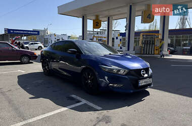 Седан Nissan Maxima 2015 в 