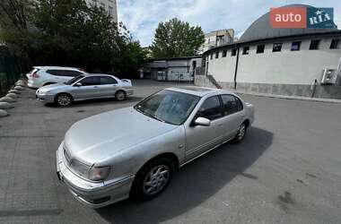 Седан Nissan Maxima 1998 в Днепре