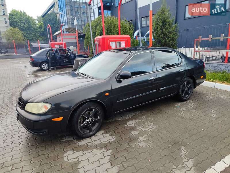 Седан Nissan Maxima 2002 в Львові