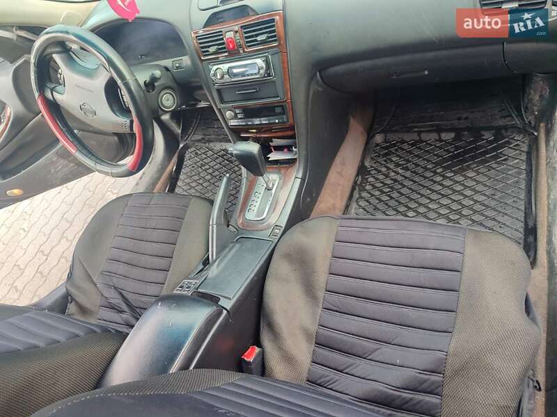 Седан Nissan Maxima 2002 в Львові