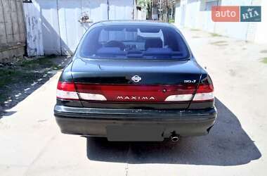 Седан Nissan Maxima 1997 в Харькове