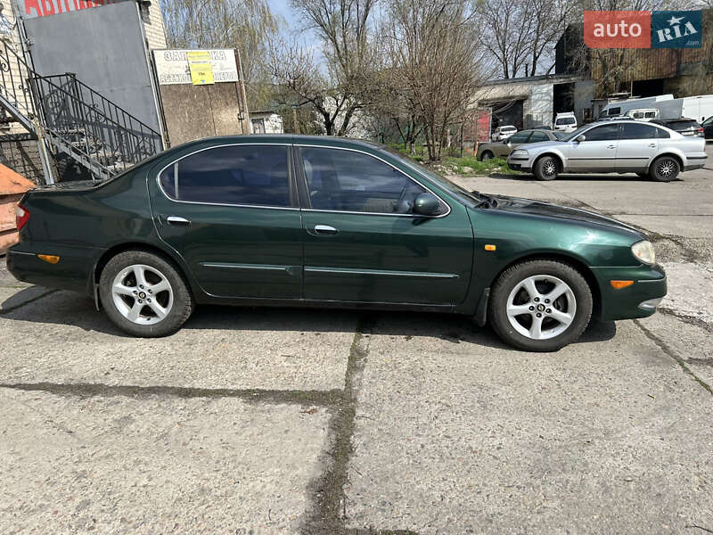 Седан Nissan Maxima 2000 в Запорожье