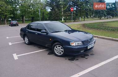 Седан Nissan Maxima 1996 в Миколаєві