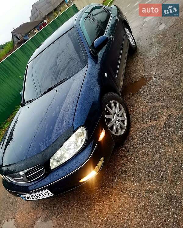 Седан Nissan Maxima 2000 в 
