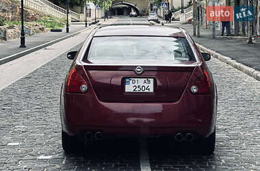 Седан Nissan Maxima 2004 в 