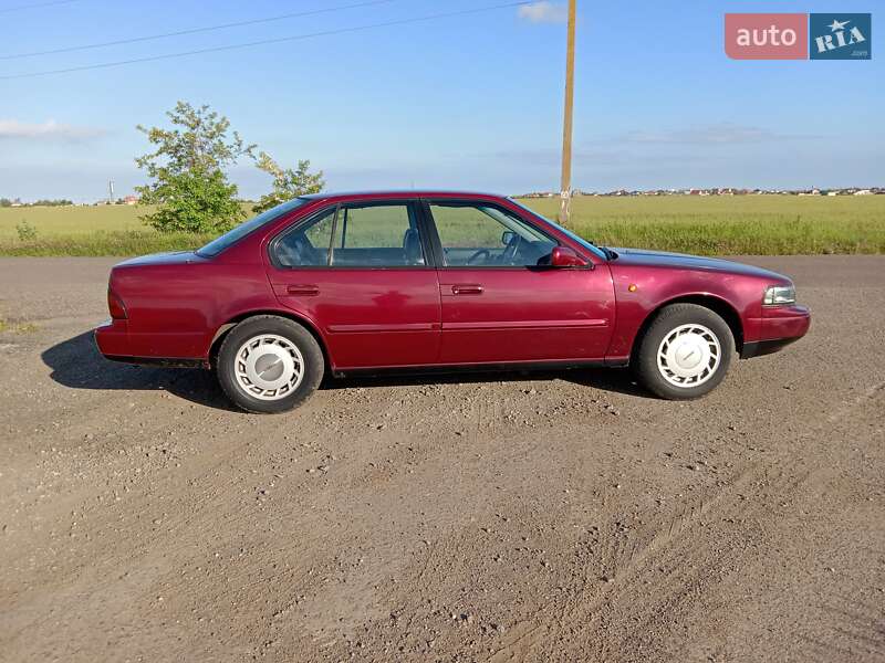 Седан Nissan Maxima 1993 в Чорноморську