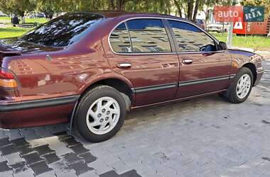 Седан Nissan Maxima 1996 в 