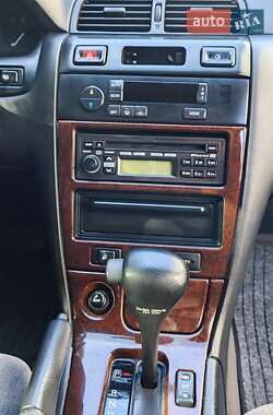 Седан Nissan Maxima 1996 в 
