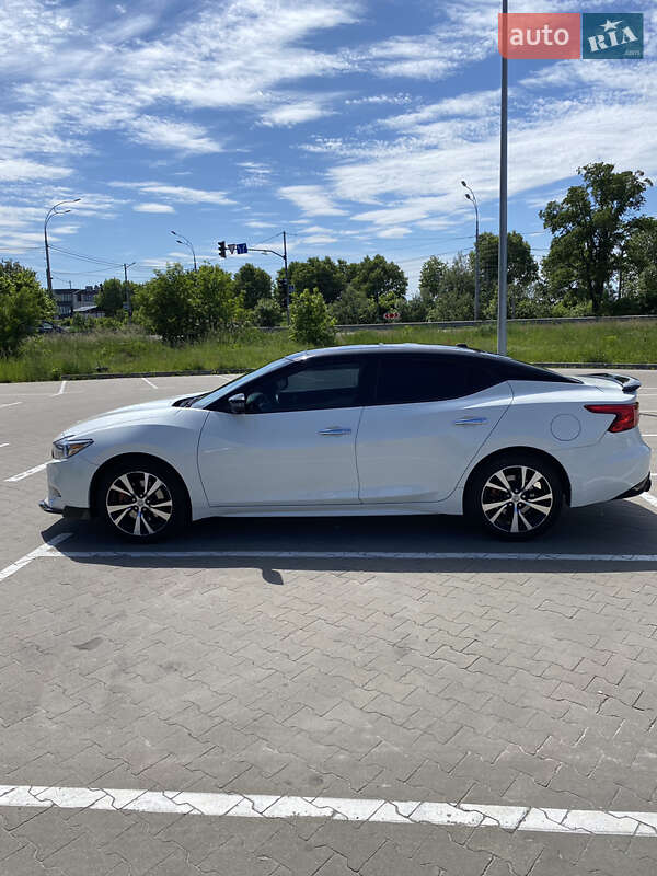 Седан Nissan Maxima 2018 в Киеве