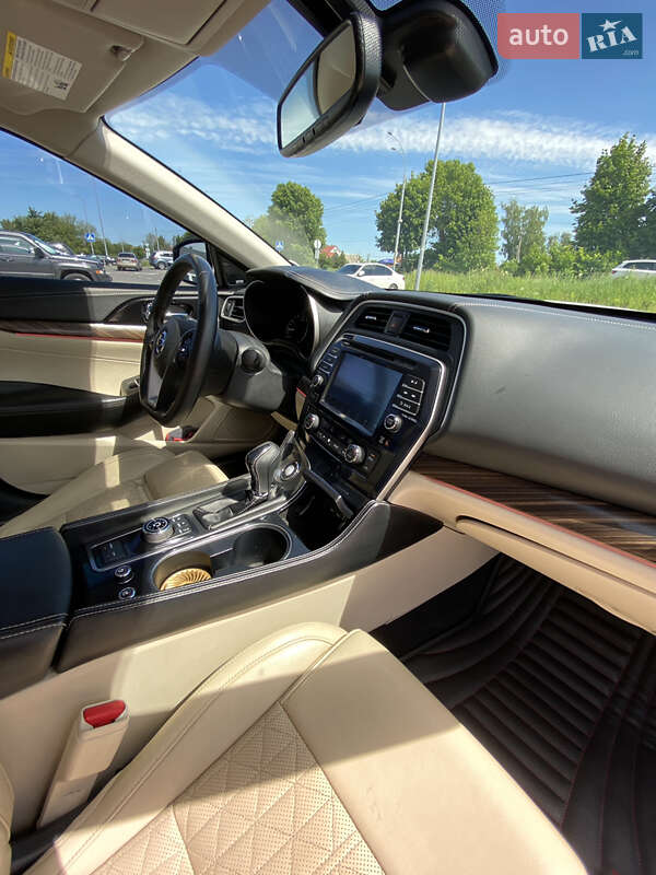 Седан Nissan Maxima 2018 в Киеве