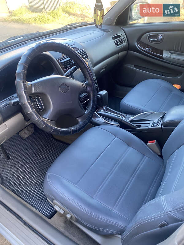 Седан Nissan Maxima 2001 в Одесі